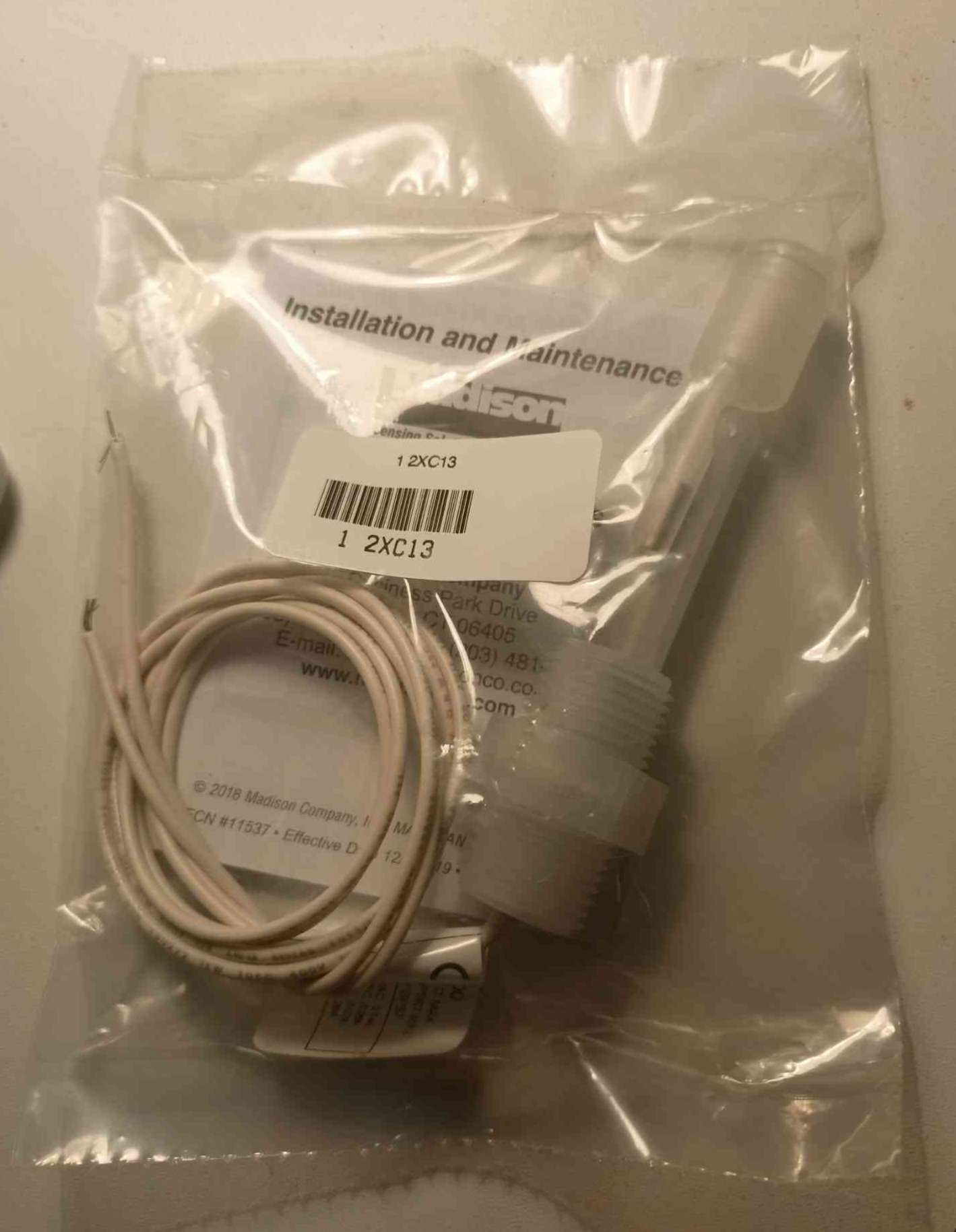 MADISON M8700 Level Switch 1/2 Inch x 1/2 Inch Npt Selectable Pp, Horizontal Mounting, 240 max Voltage, 100 psi