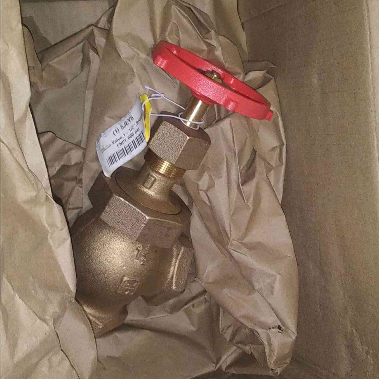 MILWAUKEE VALVE 582 - 112 Angle Globe Valve, FNPT, Max. Steam Pressure: 300 psi, Max. Water Pressure: 600 psi, 1-1/2 Inch, Product In Box